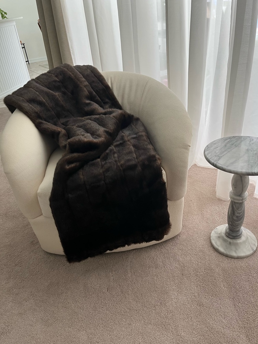 Fabulous Fur Sable Faux Fur Throw brown 60”x60”